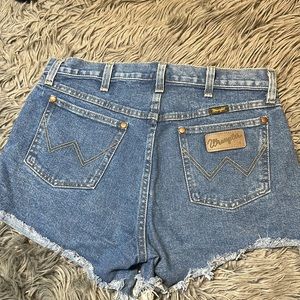 Wrangler shorts. Size 28.